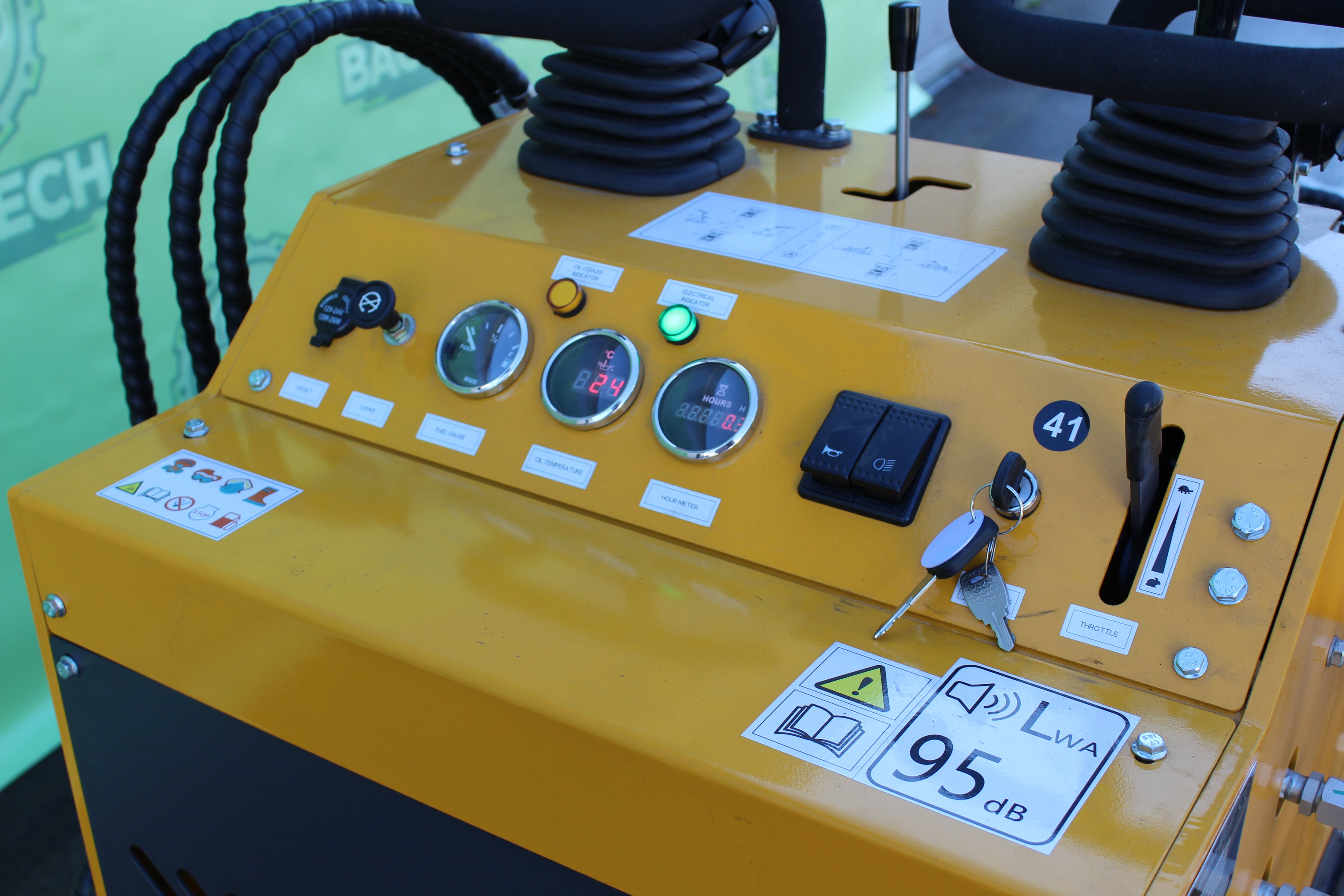 Mininakladač SDJK JKL-380